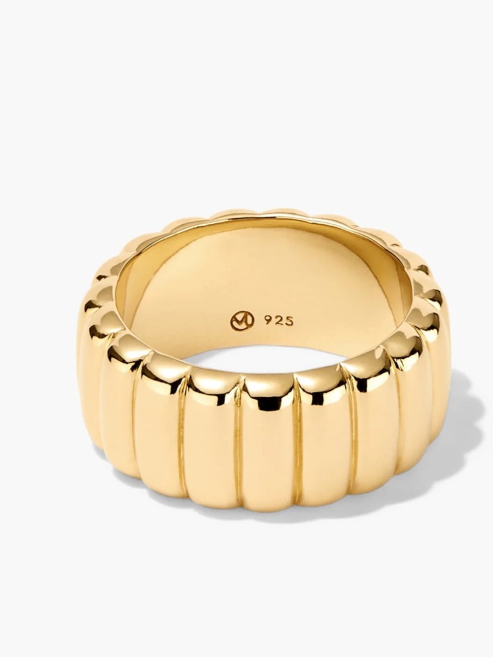 Mejuri Ribbed Band Ring - Gold - Picture 2 of 6
